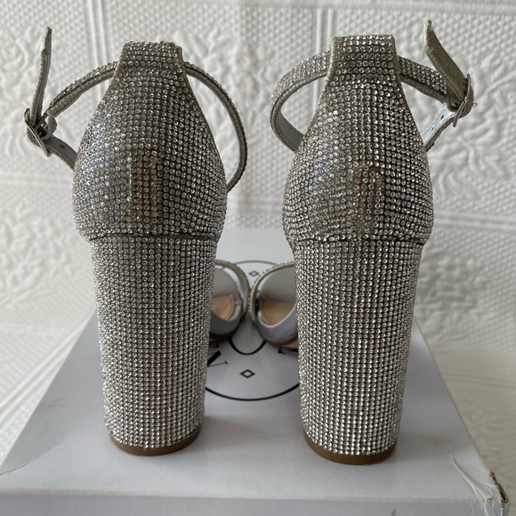 Steve Madden Carson-R Crystal Rhinestone Ankle Strap Open Toe Heels Silver 6 - Picture 5 of 13